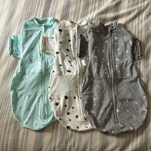 Bundle of 3 Happiest Baby Snoo swaddles size Medium